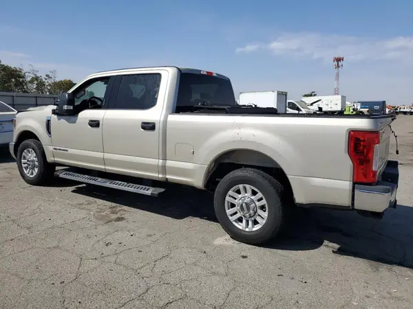 1FT7W2AT2JED01326 2018 FORD F250 - Image 2