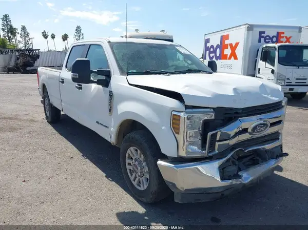 1FT7W2AT8JEB20943 2018 FORD F250 - Image 1