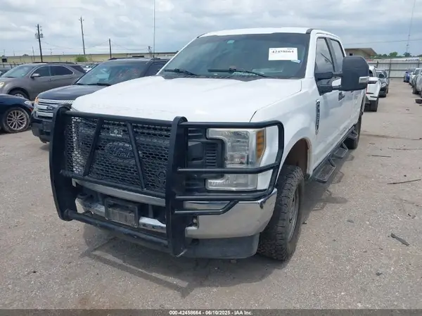 1FT7W2B60JEC59800 2018 FORD F250 - Image 2