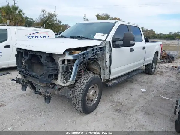 1FT7W2B61HEB63863 2017 FORD F250 - Image 2