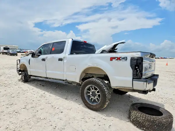 1FT7W2B61JEB19237 2018 FORD F250 - Image 2