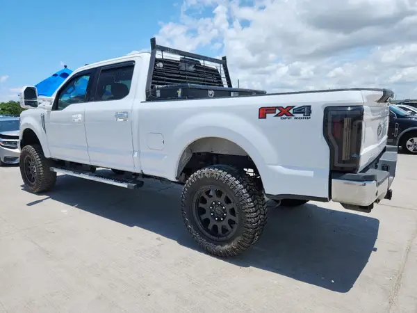 1FT7W2B61JEB27614 2018 FORD F250 - Image 2