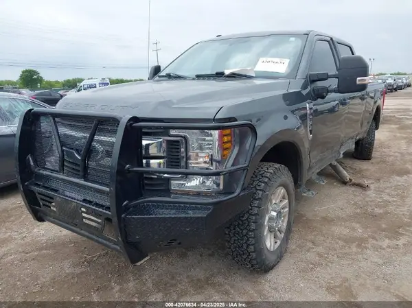 1FT7W2B61JEC99951 2018 FORD F250 - Image 2