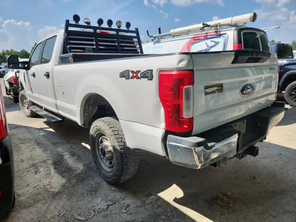 1FT7W2B61JED00256 2018 FORD F250 - Image 2