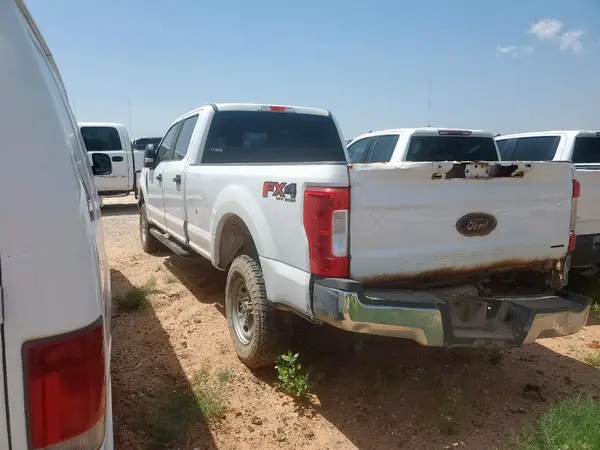 1FT7W2B62HEF12559 2017 FORD F250 - Image 2