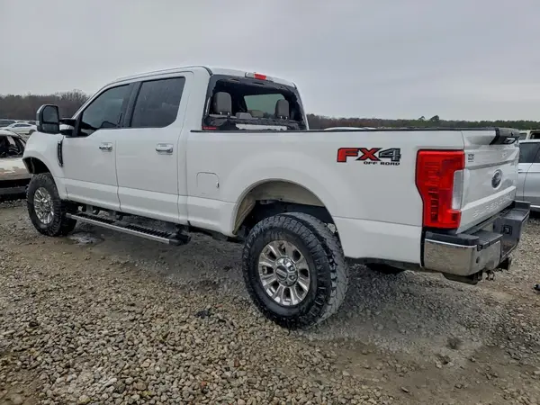 1FT7W2B62JEB56572 2018 FORD F250 - Image 2