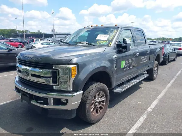 1FT7W2B63HED63529 2017 FORD F250 - Image 2