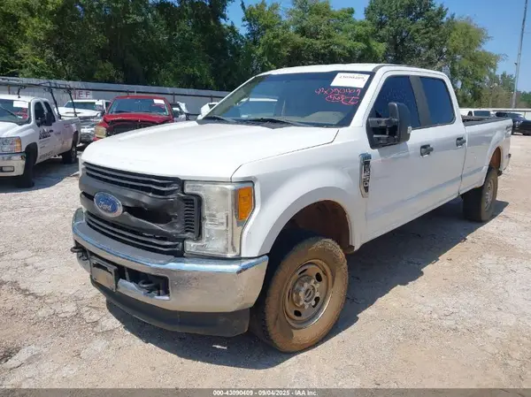 1FT7W2B64HEE65356 2017 FORD F250 - Image 2