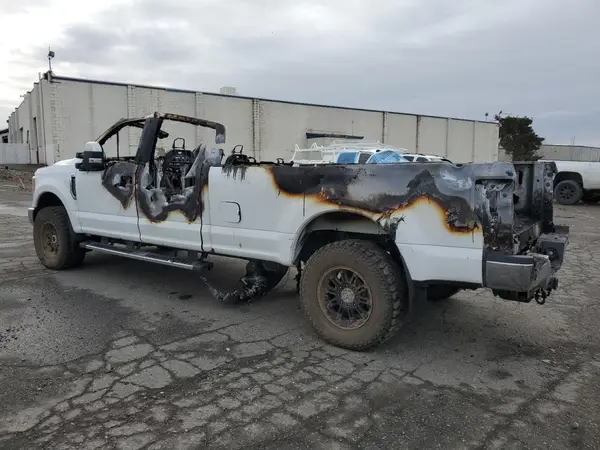 1FT7W2B64HEE72422 2017 FORD F250 - Image 2