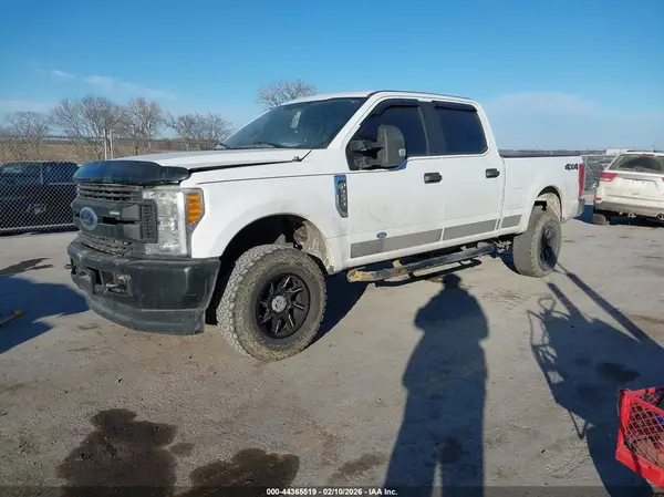 1FT7W2B64HEE98647 2017 FORD F250 - Image 2