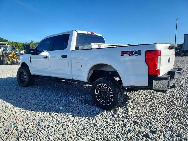 1FT7W2B65HED15532 2017 FORD F250 - Image 2