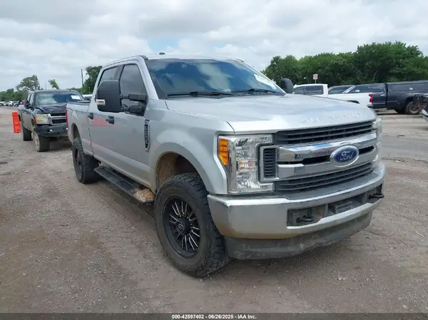 1FT7W2B66HEF12242 2017 FORD F250 - Image 1
