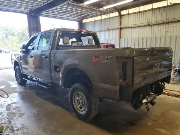 1FT7W2B68HEE24129 2017 FORD F250 - Image 2