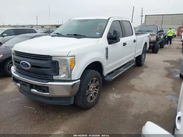 1FT7W2B68HEE97839 2017 FORD F250 - Image 2