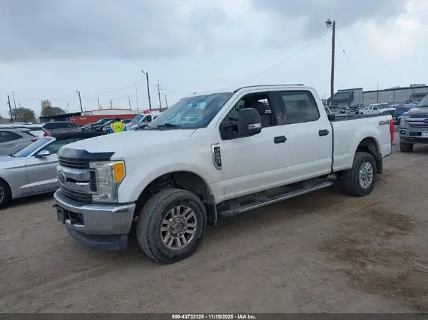 1FT7W2B69HEF14499 2017 FORD F250 - Image 2