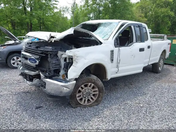 1FT7W2B6XHED69215 2017 FORD F250 - Image 2