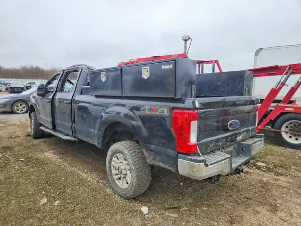 1FT7W2B6XJEB12674 2018 FORD F250 - Image 2