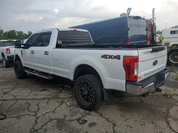 1FT7W2B6XJEC22284 2018 FORD F250 - Image 2
