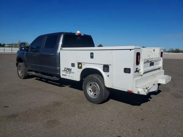1FT7W2B6XJEC25217 2018 FORD F250 - Image 2