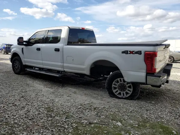 1FT7W2B6XJEC29915 2018 FORD F250 - Image 2