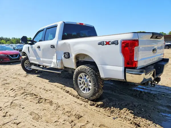 1FT7W2B6XJEC60033 2018 FORD F250 - Image 2