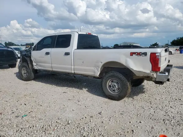 1FT7W2B6XJED02815 2018 FORD F250 - Image 2