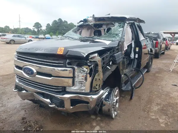 1FT7W2B6XKEF64755 2019 FORD F250 - Image 2