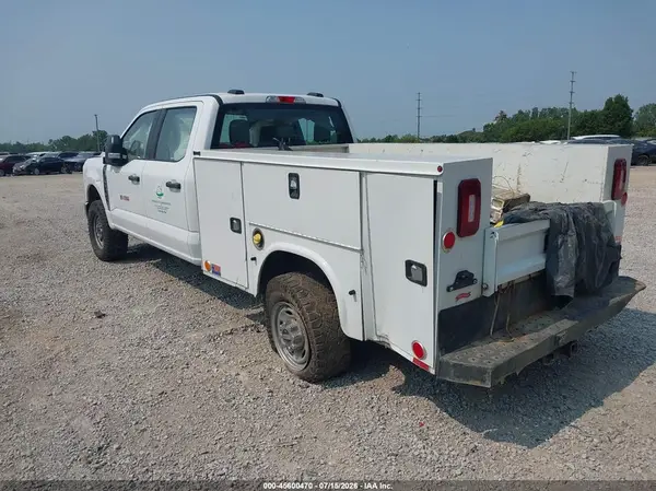 2024 FORD F250 IAAI lot 45600470 auction photo 3