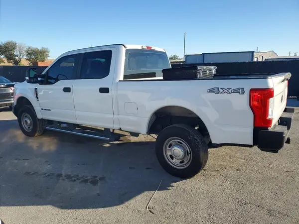 1FT7W2BT0JEB72405 2018 FORD F250 - Image 2