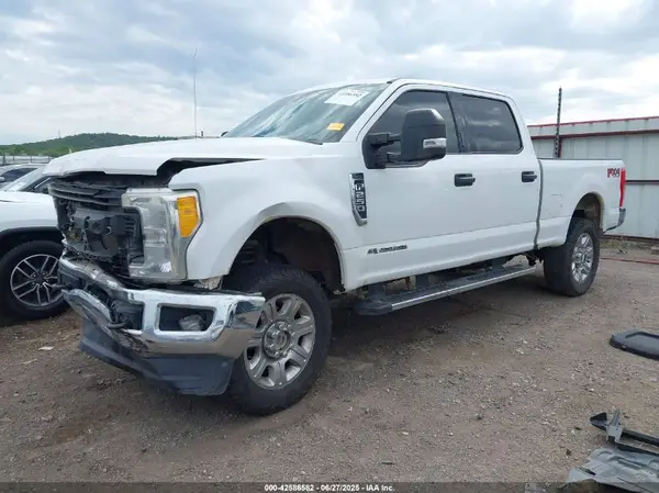 1FT7W2BT3HEC67258 2017 FORD F250 - Image 2