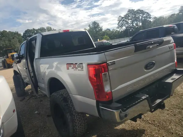 1FT7W2BT3HEF30929 2017 FORD F250 - Image 2