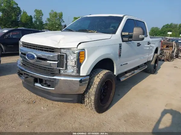 1FT7W2BT4HEF19146 2017 FORD F250 - Image 2