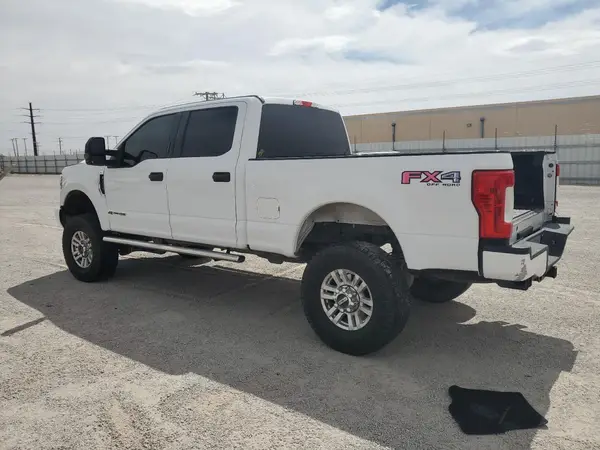 1FT7W2BT4JEC62124 2018 FORD F250 - Image 2