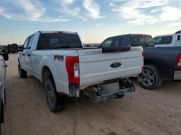 1FT7W2BT5HEE95388 2017 FORD F250 - Image 2