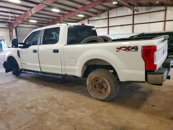1FT7W2BT6HEE45356 2017 FORD F250 - Image 2