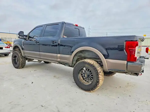 1FT7W2BT6JEB28537 2018 FORD F250 - Image 2