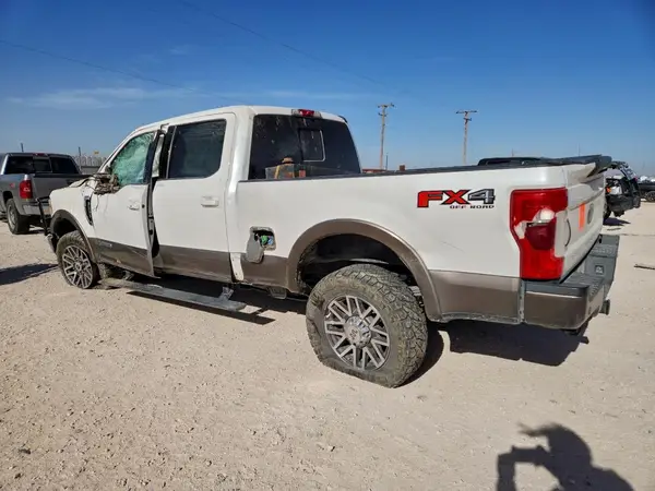 1FT7W2BT6JEC18657 2018 FORD F250 - Image 2