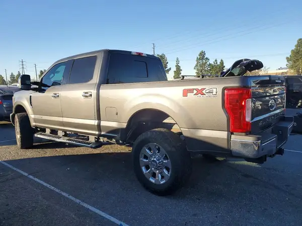 1FT7W2BT7JEB27588 2018 FORD F250 - Image 2