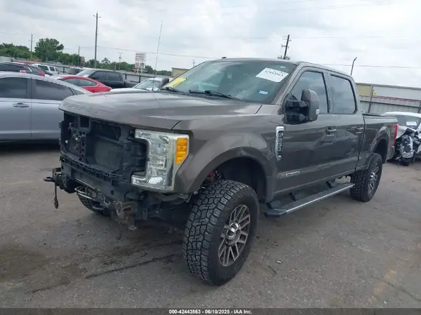 1FT7W2BT8HEC30755 2017 FORD F250 - Image 2