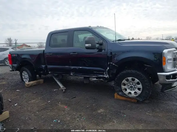 2023 FORD F250 auction photo 6