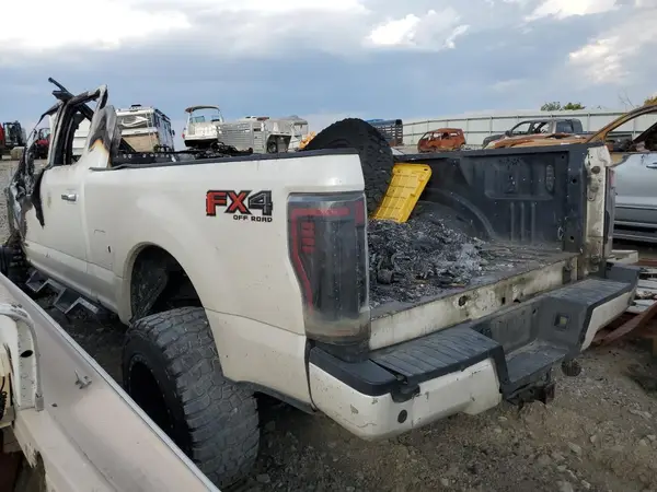 1FT7W2BTXHEB89402 2017 FORD F250 - Image 2