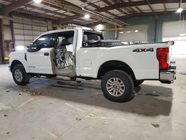 1FT7W2BTXHEF36582 2017 FORD F250 - Image 2