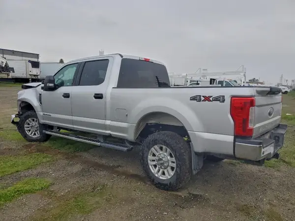 1FT7W2BTXHEF49428 2017 FORD F250 - Image 2