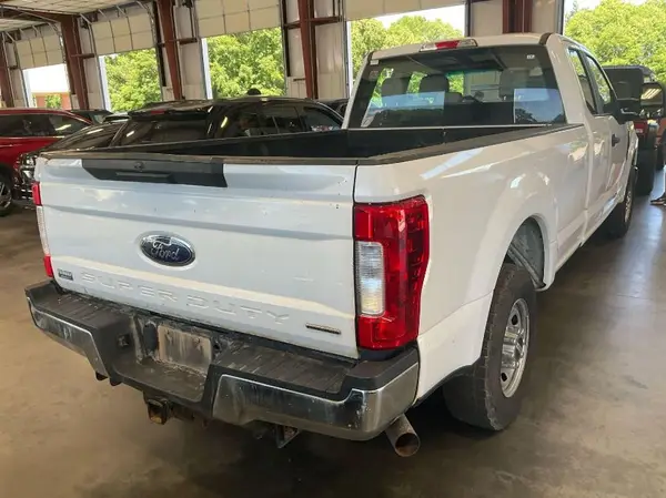 1FT7X2A60JEB85082 2018 FORD F250 - Image 2