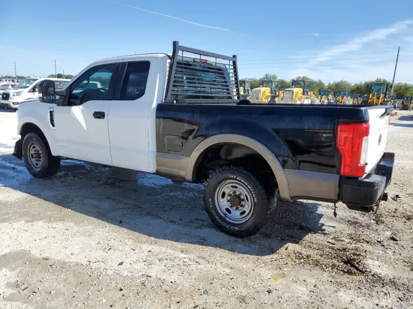 1FT7X2A62HED58949 2017 FORD F250 - Image 2