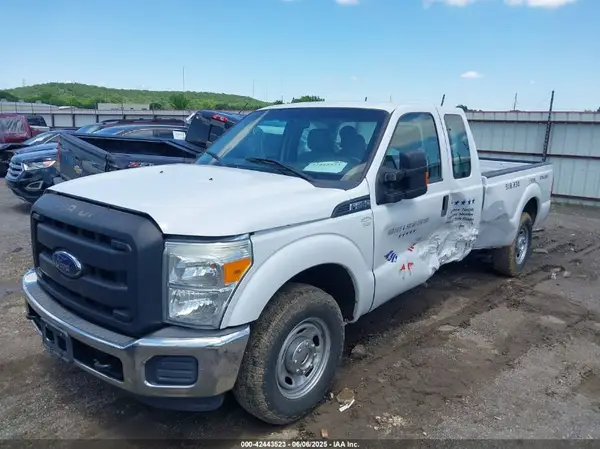 1FT7X2A69GEB79628 2016 FORD F250 - Image 2