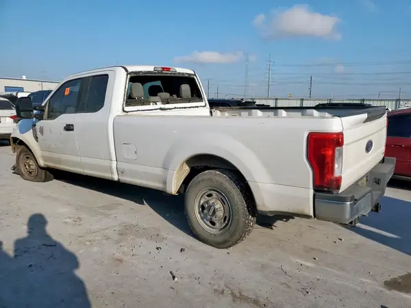1FT7X2A69HEB34867 2017 FORD F250 - Image 2