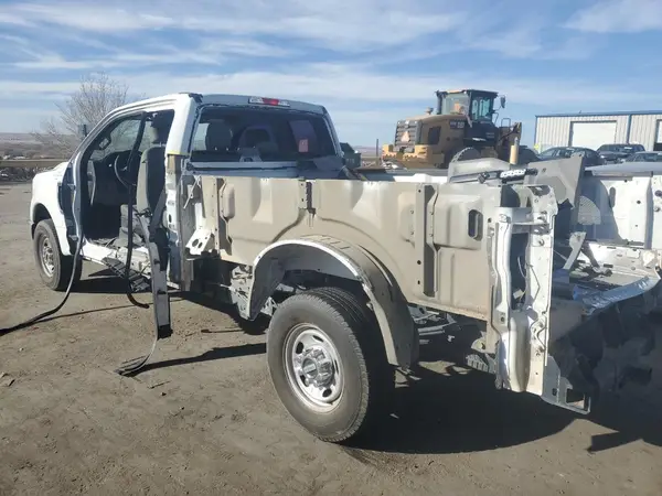 1FT7X2A69JEC57624 2018 FORD F250 - Image 2