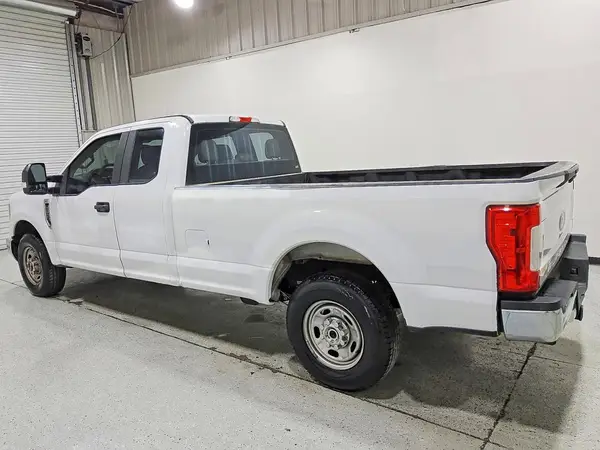 1FT7X2A6XJEB98034 2018 FORD F250 - Image 2