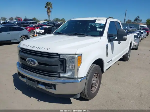 1FT7X2AT1HED26810 2017 FORD F250 - Image 2